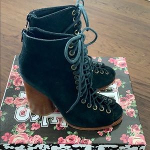 Jeffrey Campbell Freelove Suede